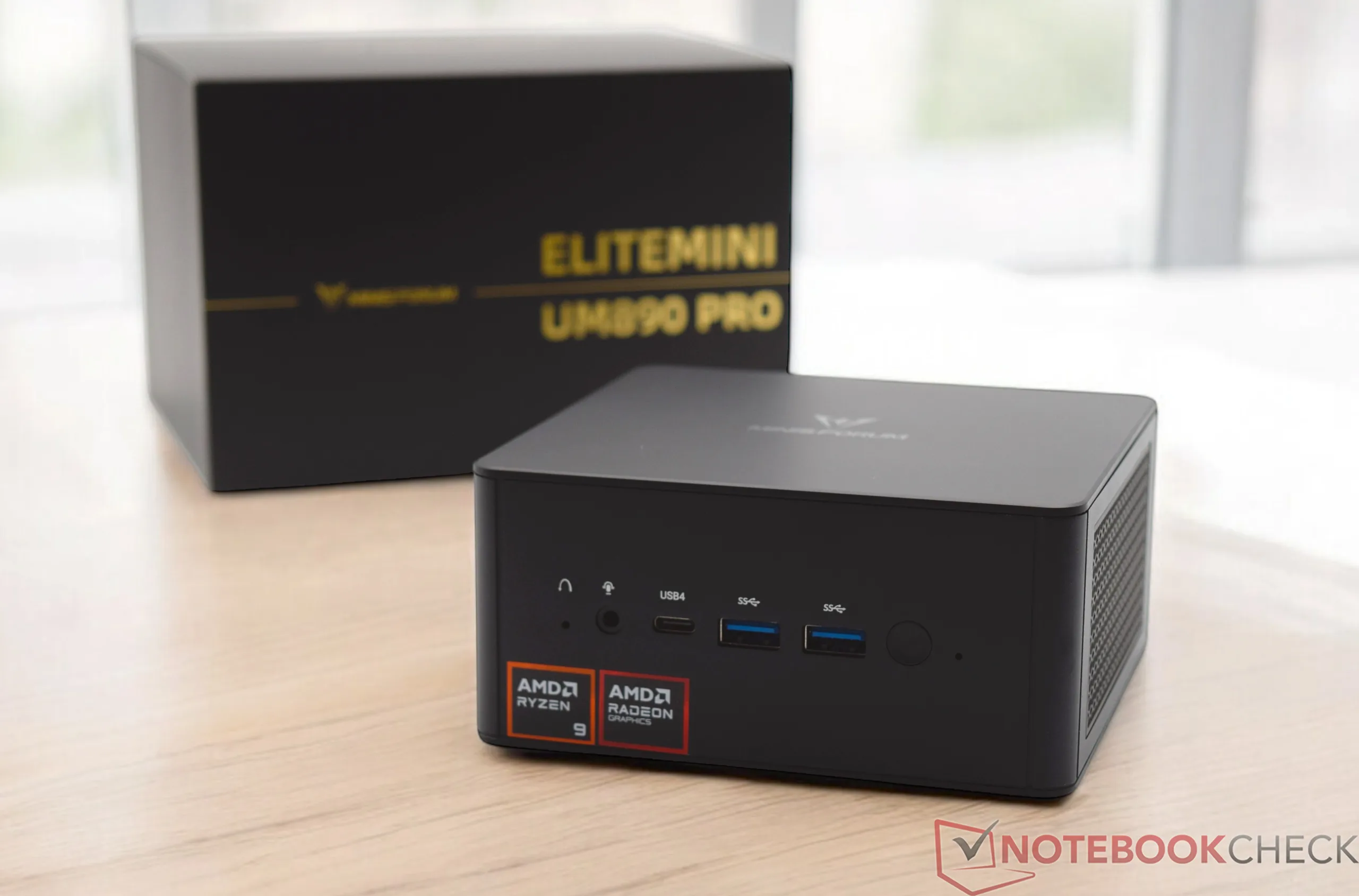 Minisforum EliteMini UM890 Pro: The perfect mini PC with an AMD