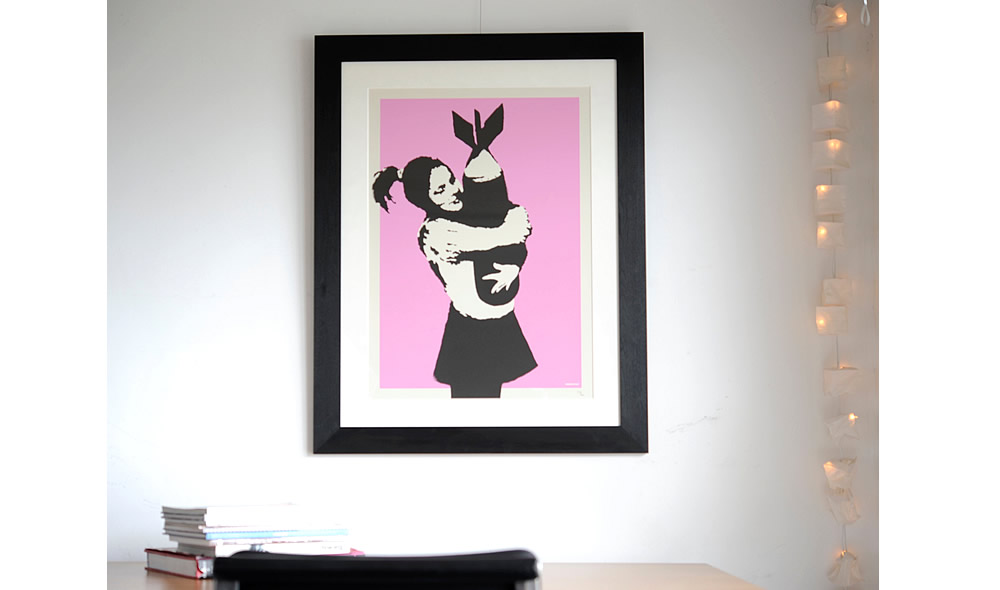 バンクシー（Banksy）- Bomb Hugger（Bomb Love）を通販で購入できます