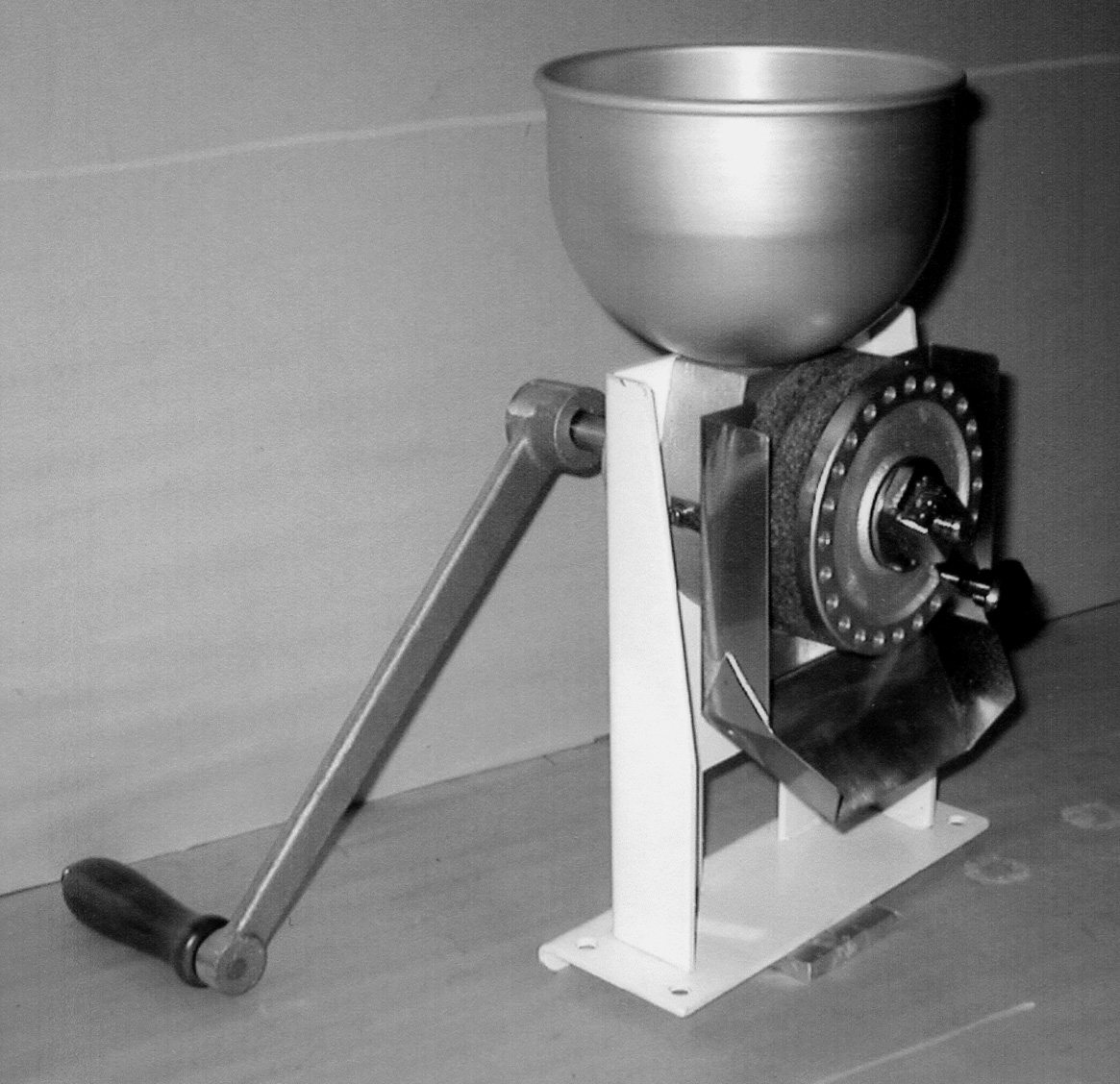 ウインドミル電動型石臼製粉機 – のらナビ | 現代農業資材館