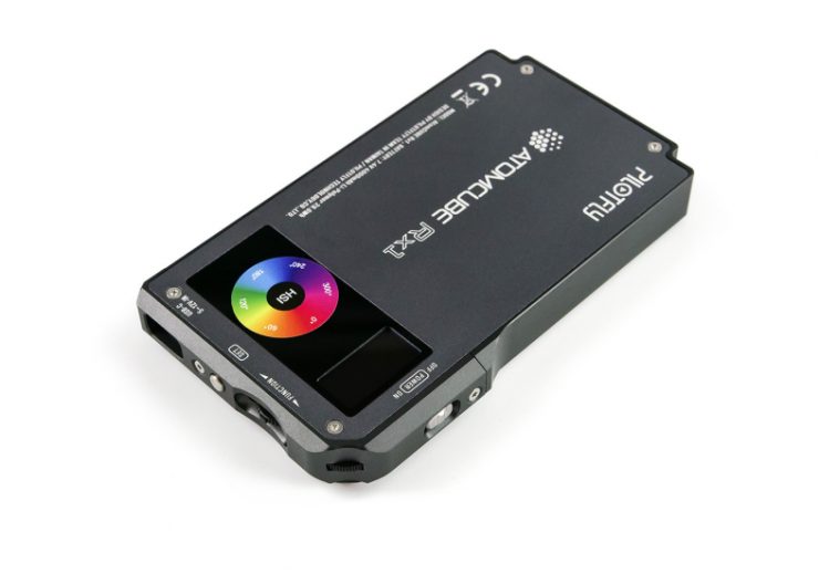 Pilotfly ATOMCUBE RX1 RGBCW Video Light - Newsshooter