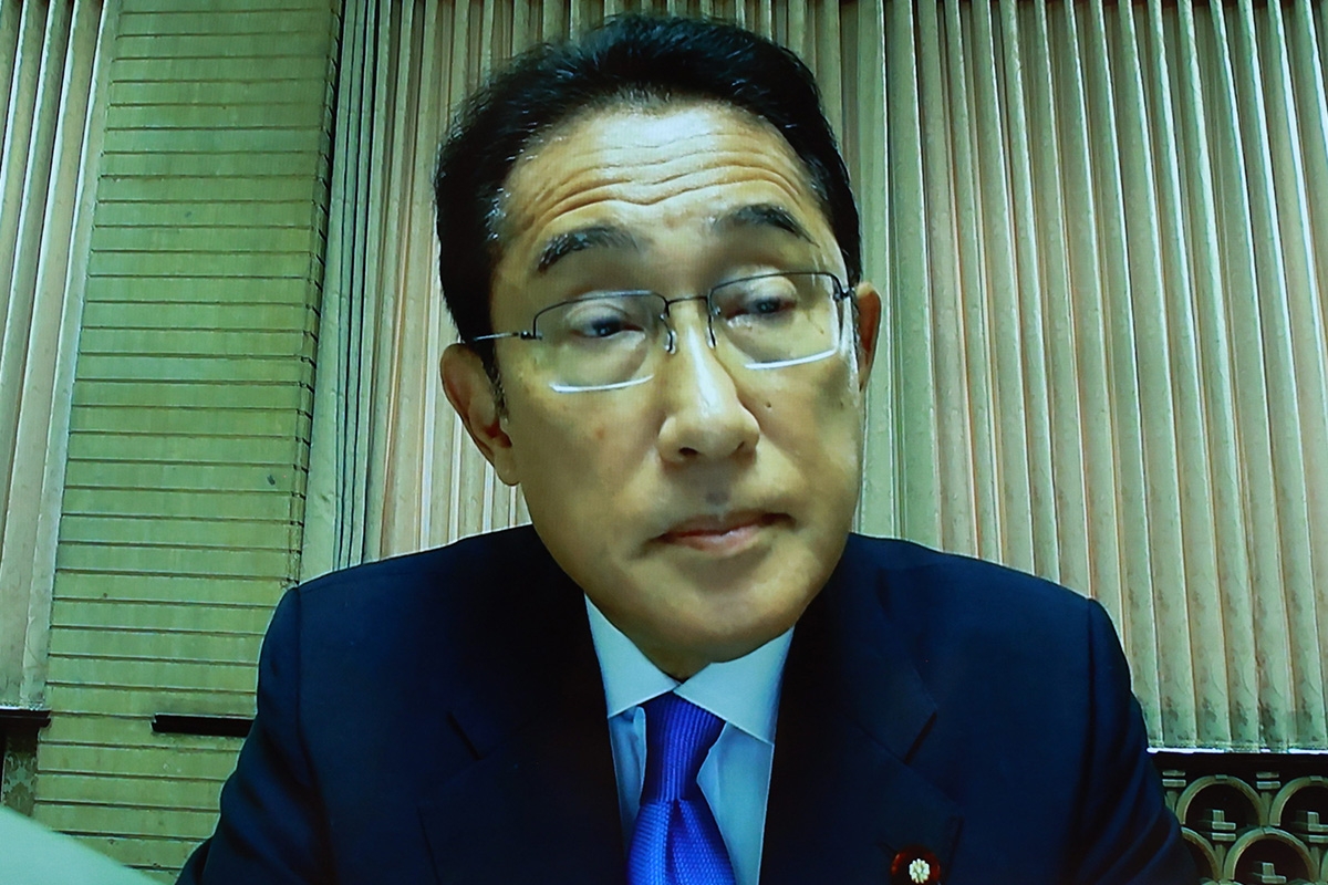 岸田文雄首相、3週に1回のメガネ店通いの真相「ほんの少しでも曲がると