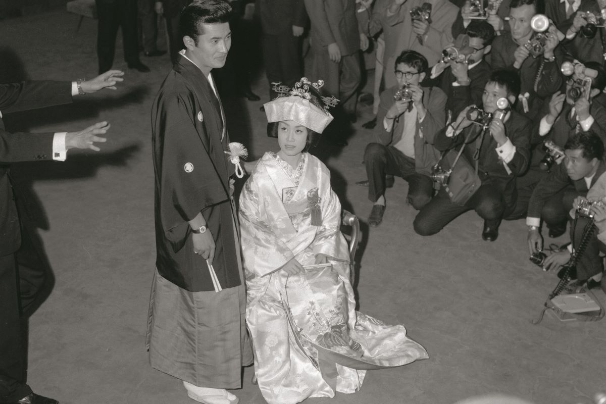 美空ひばり＆小林旭、貴花田＆宮沢りえ、小室圭さん＆眞子さん…女性