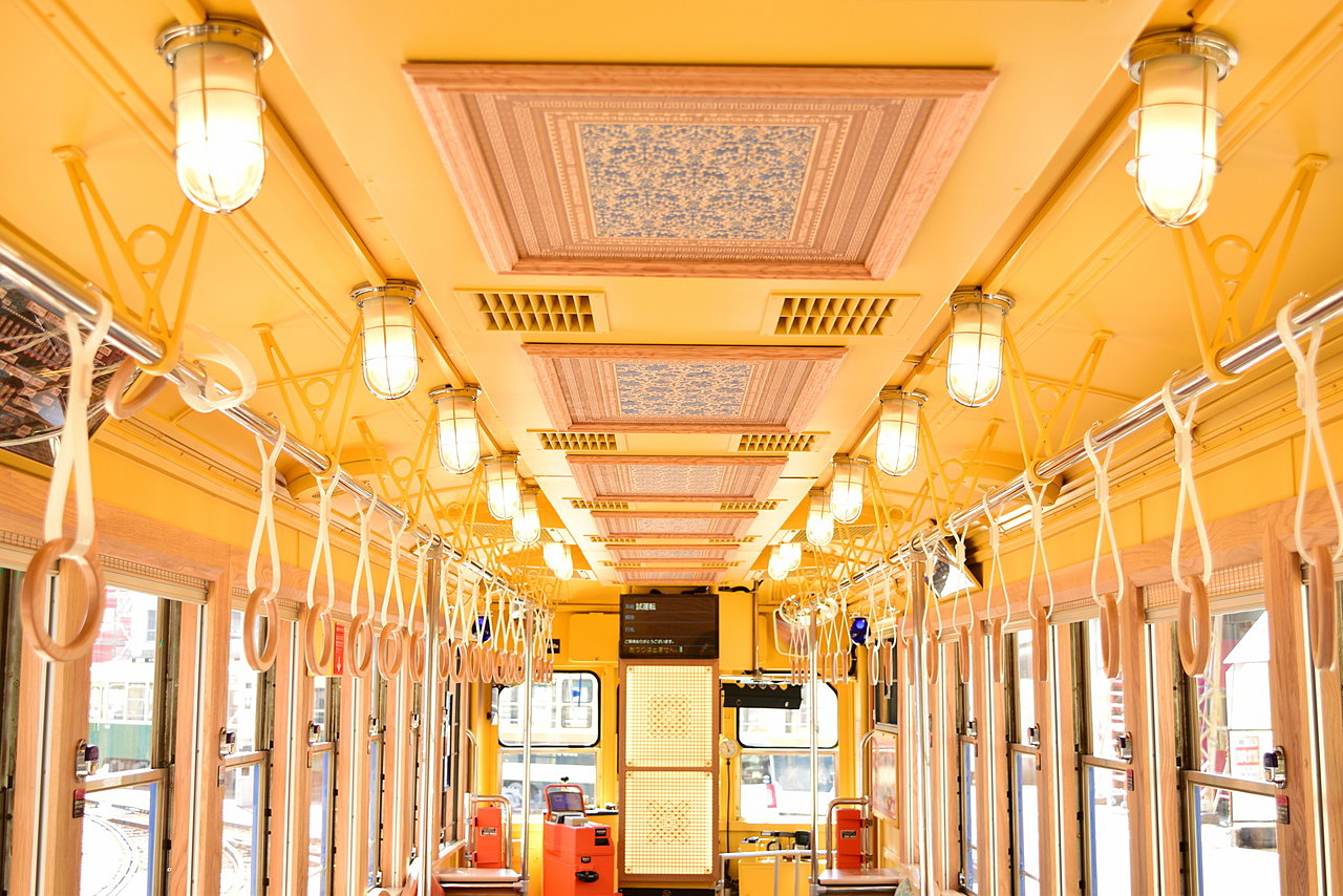 水戸岡鋭治デザイン 310号「みなと」