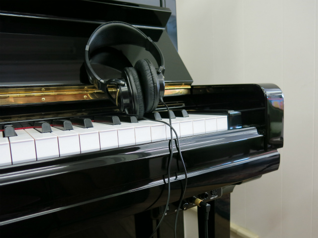 YAMAHA U300S 消音付（中古ピアノ） | 名古屋ピアノ調律センター