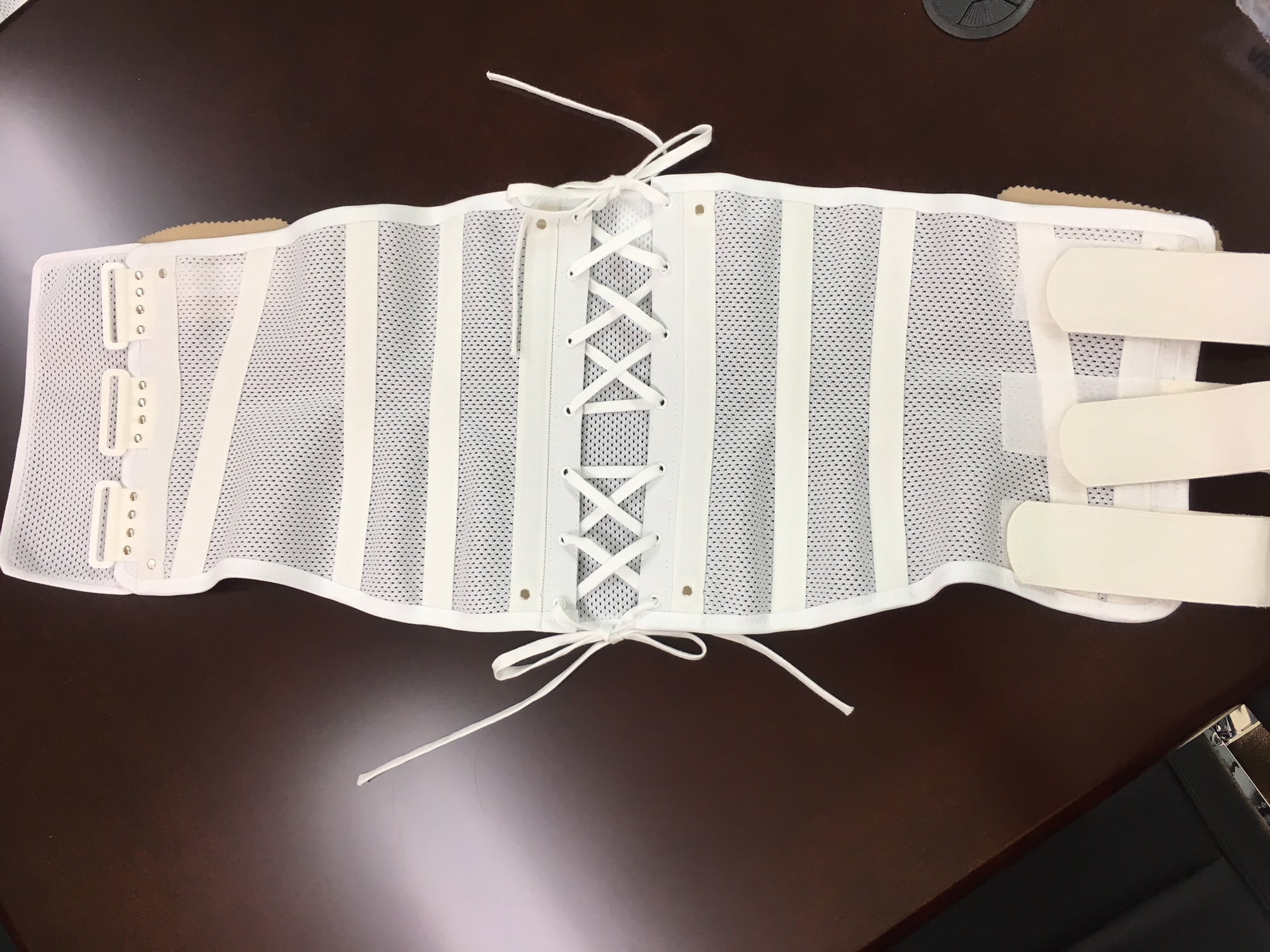 腰椎用軟性コルセット