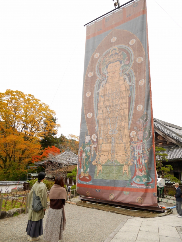 奈良県桜井市の長谷寺 縦16メートル横6メートルの巨大観音様掛け軸を