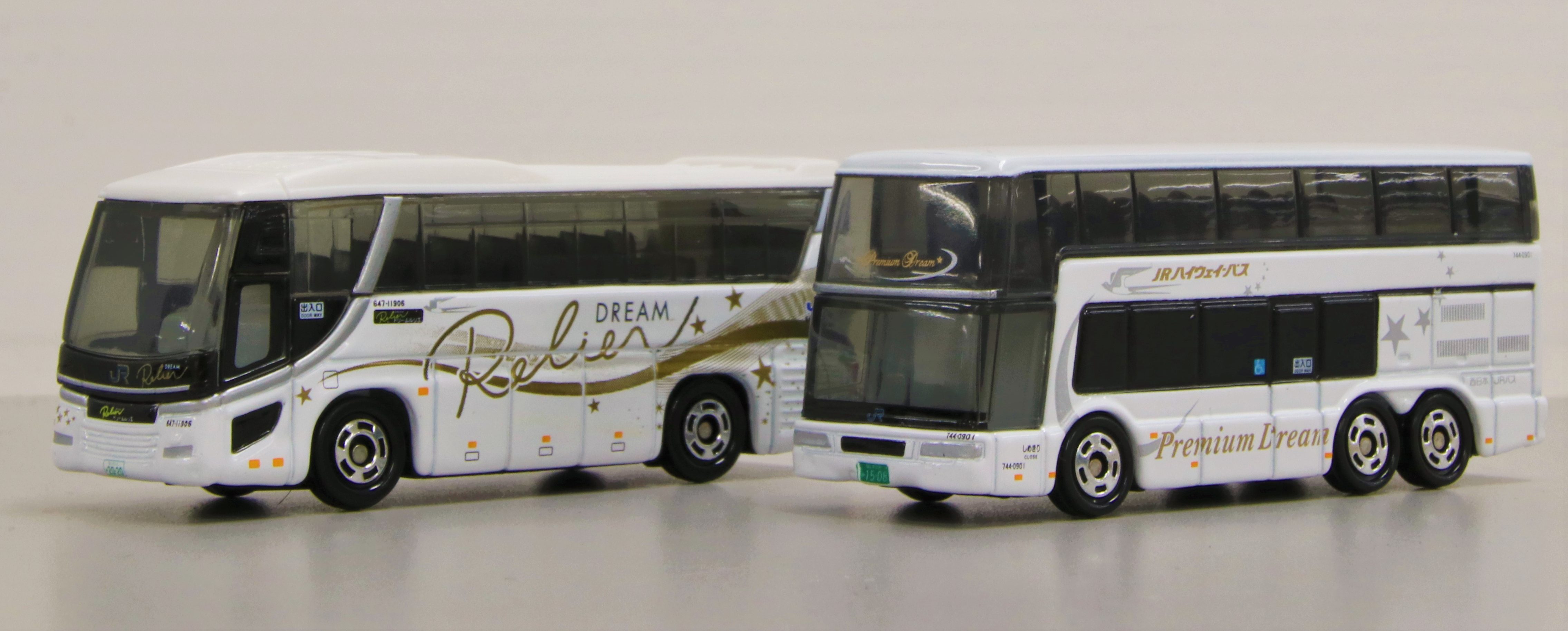 西日本JRバスドリーム号運行開始50周年記念トミカのネット販売を開始