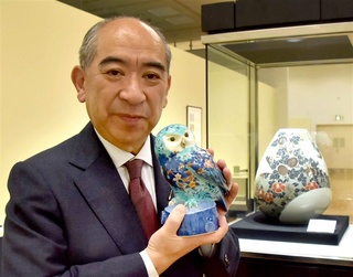 福岡三越で十四代今泉今右衛門さんの記念展 花瓶や額皿など140点