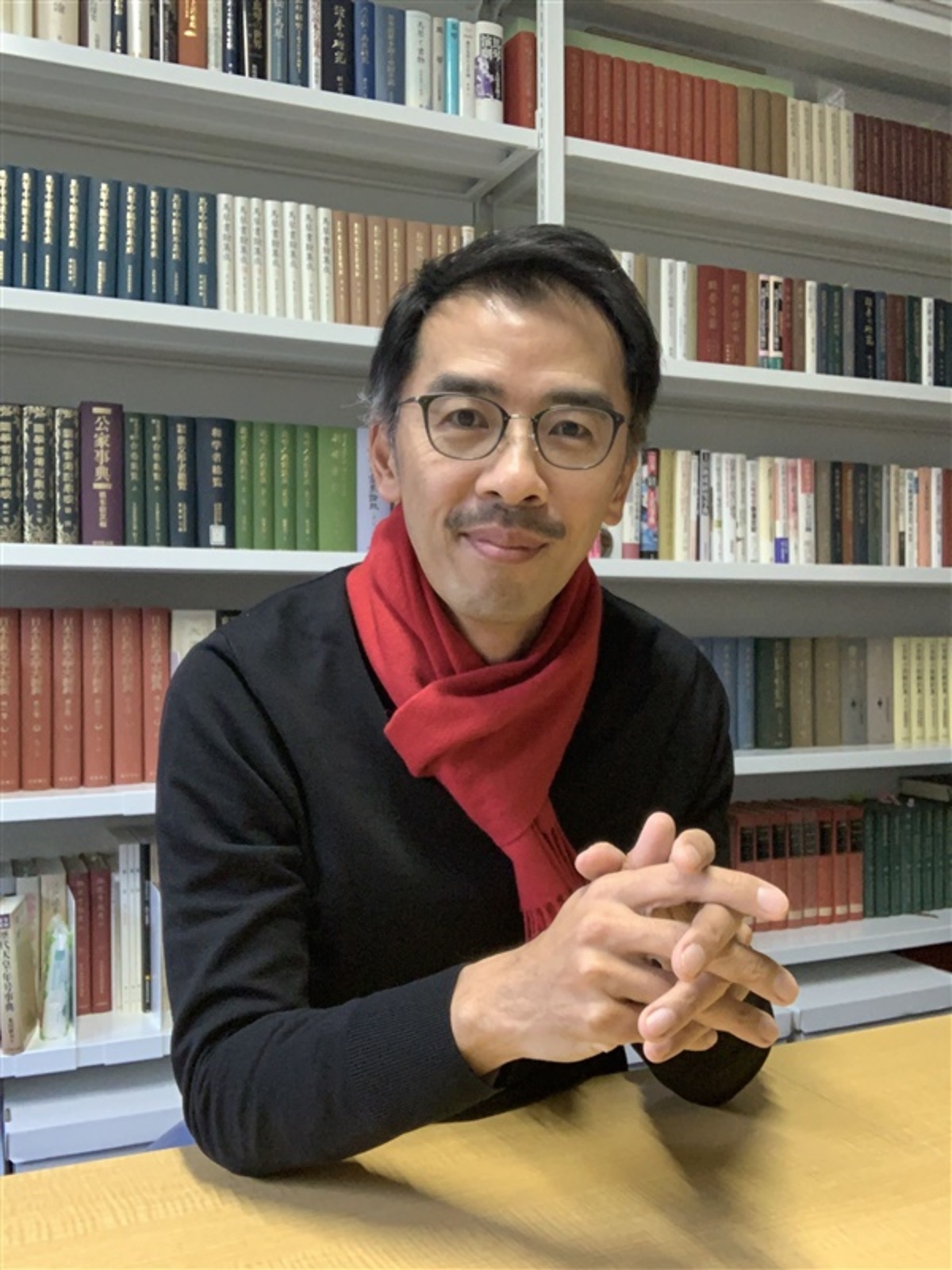 本と人】菱岡憲司さん『曲亭馬琴「椿説弓張月」（現代語訳）』 届け