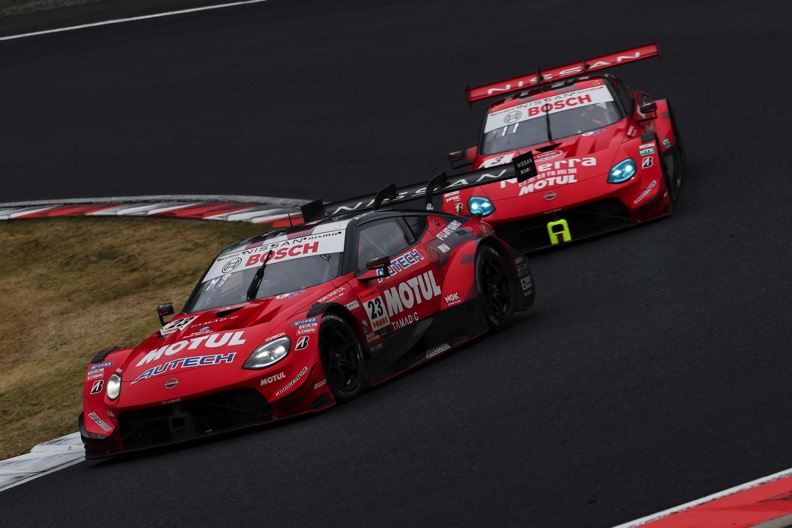 2025年シーズン開幕戦、波乱のレースで2台のNissan Z NISMO GT500が