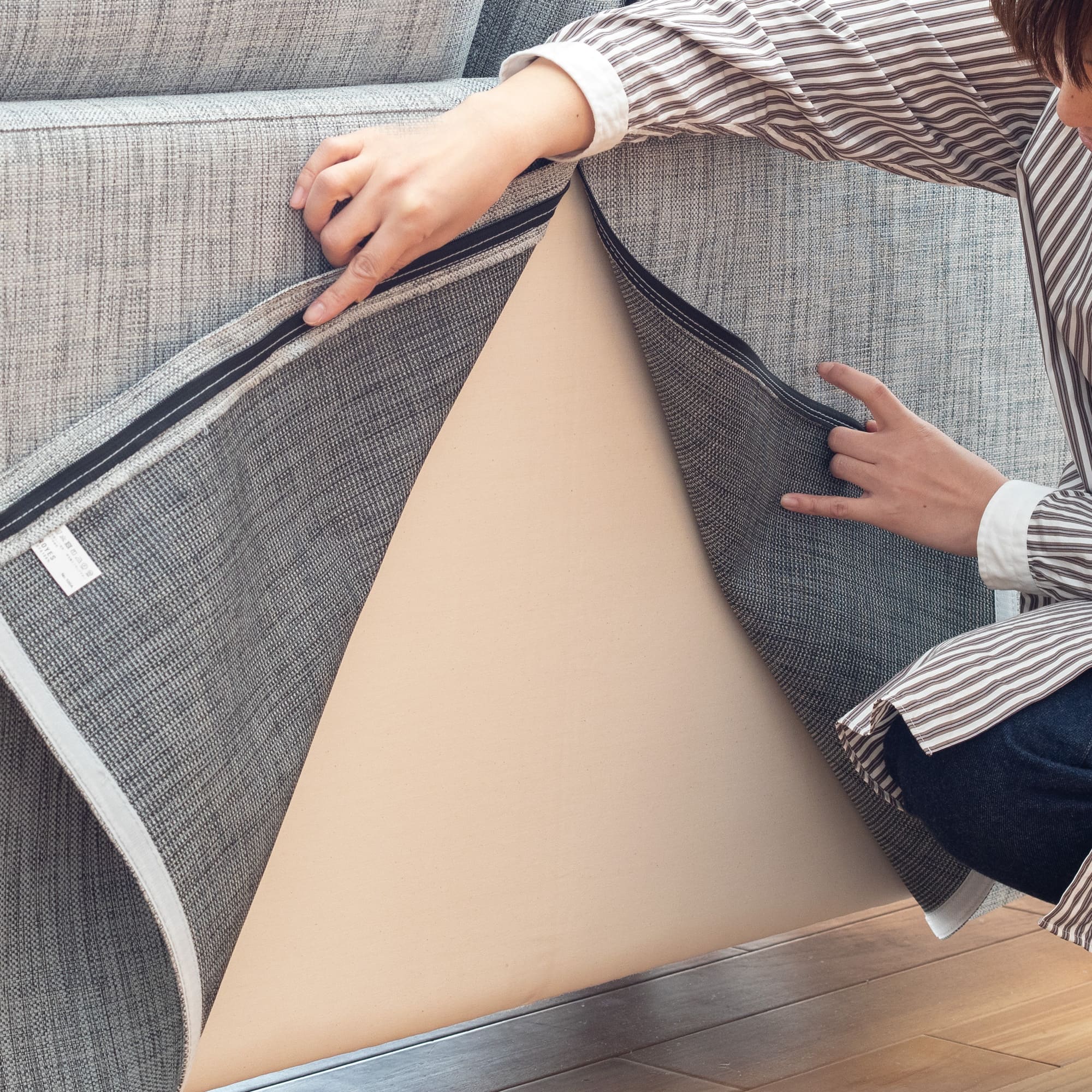 NewSugar Hi-Back Modern スモール3人掛け片ひじ」 製品詳細ページ