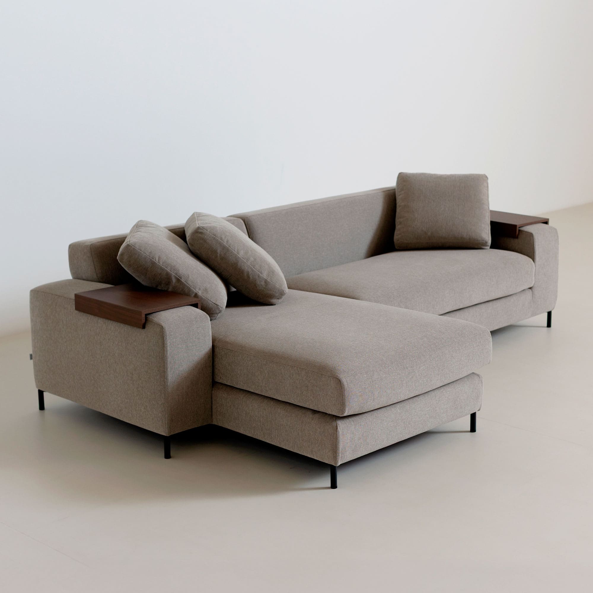 Decibel Traditional 2人掛けカウチソファセット」 製品詳細ページ