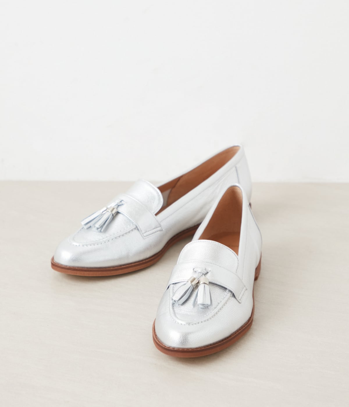 タッセル付きローファー（シルバー）(51965828-2025)｜ファッション