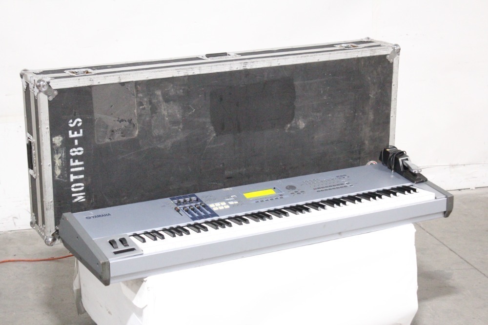 Yamaha Motif ES 8 Production Synthesizer