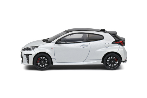 非売品】トヨタ GR YARIS ホワイト 1/30 Amazon | 1/30 ミニカー 新型