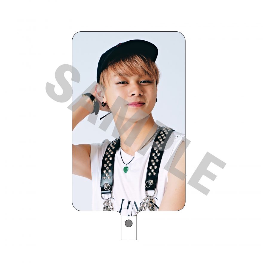 デビュー・シングル『Wheelie』、グッズ付きパッケージ アクリル