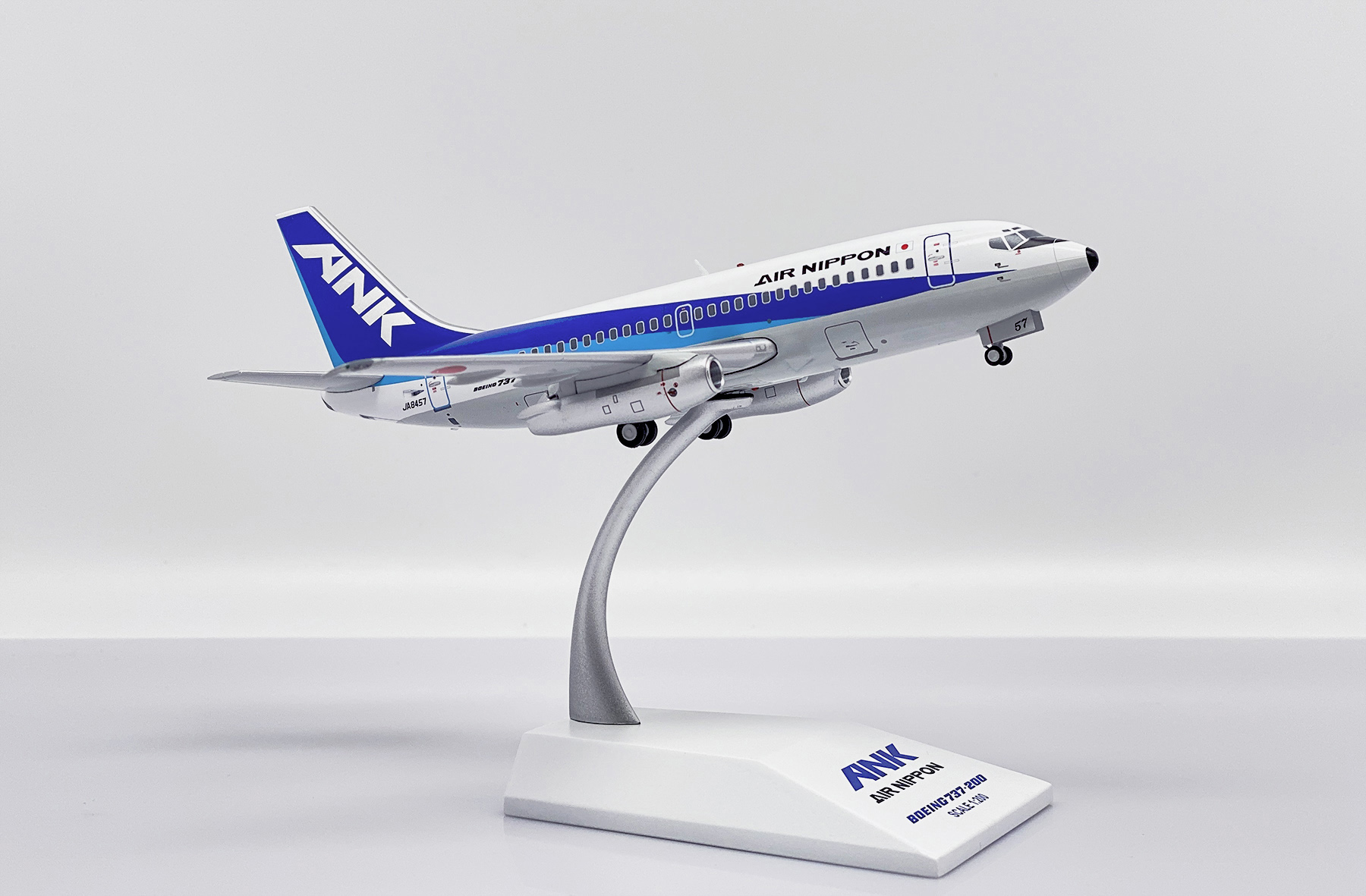 ScaleModelStore.com :: JC Wings 1:200 - EW2732001 - Air Nippon