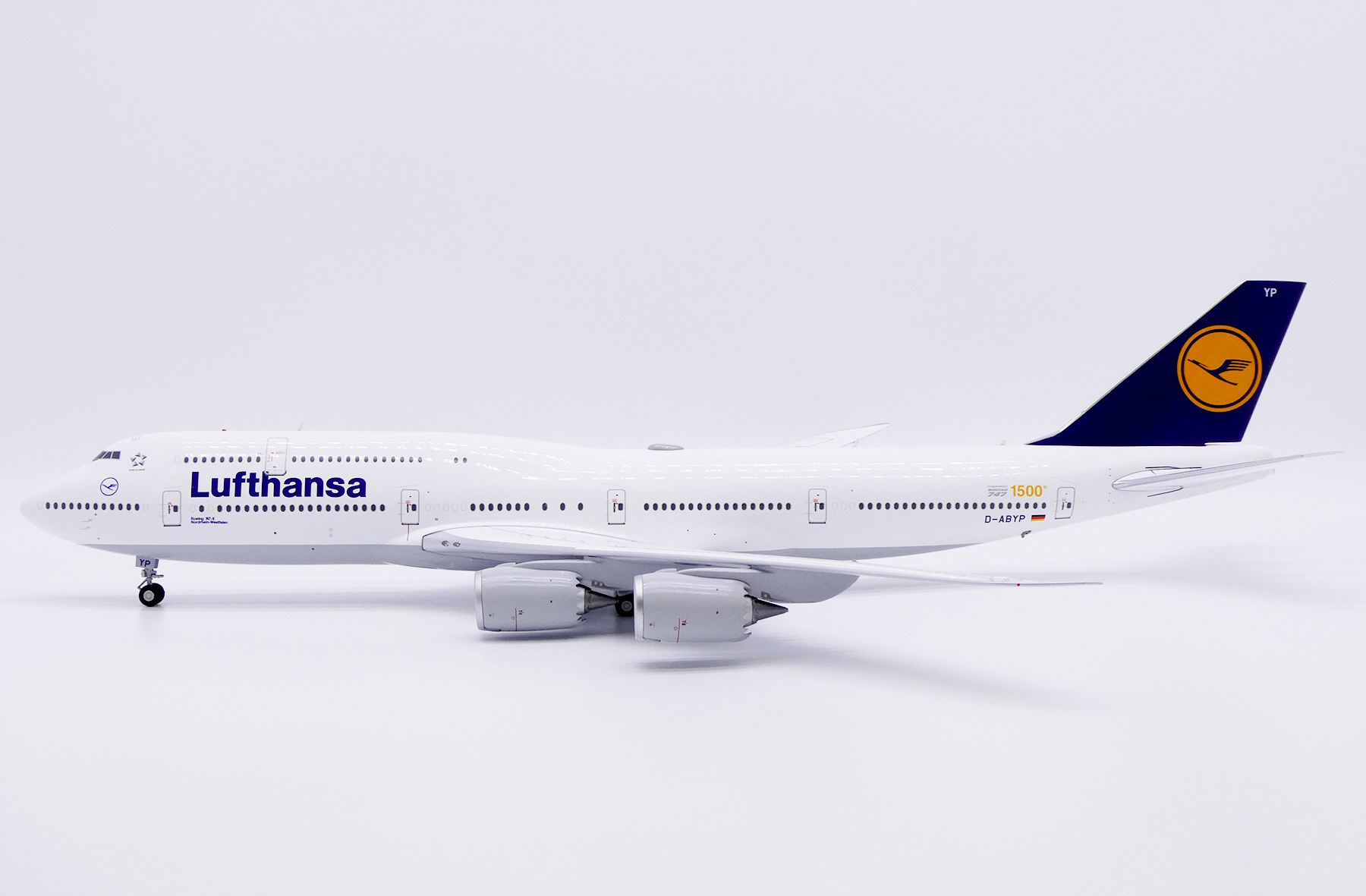 ScaleModelStore.com :: JC Wings 1:200 - EW2748008 - Lufthansa