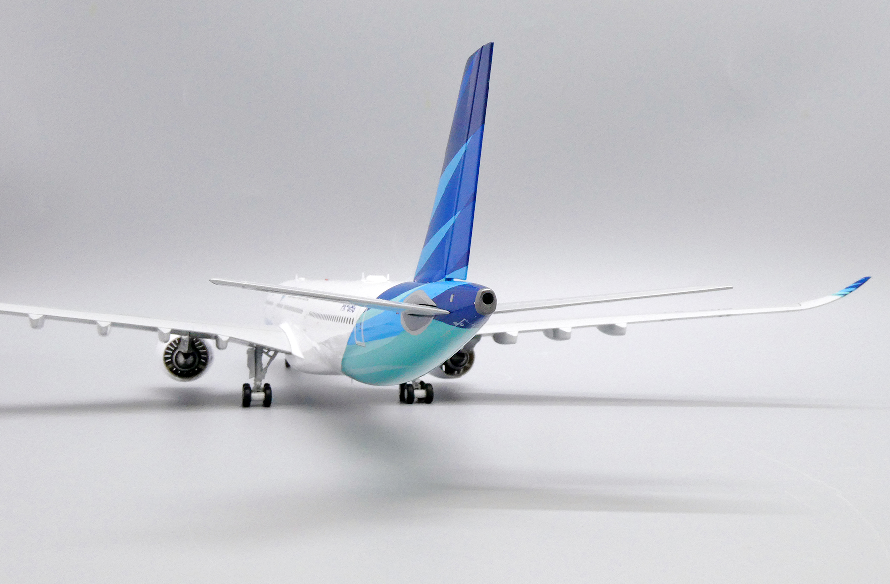 ScaleModelStore.com :: JC Wings 1:200 - LH2260 - Garuda Indonesia