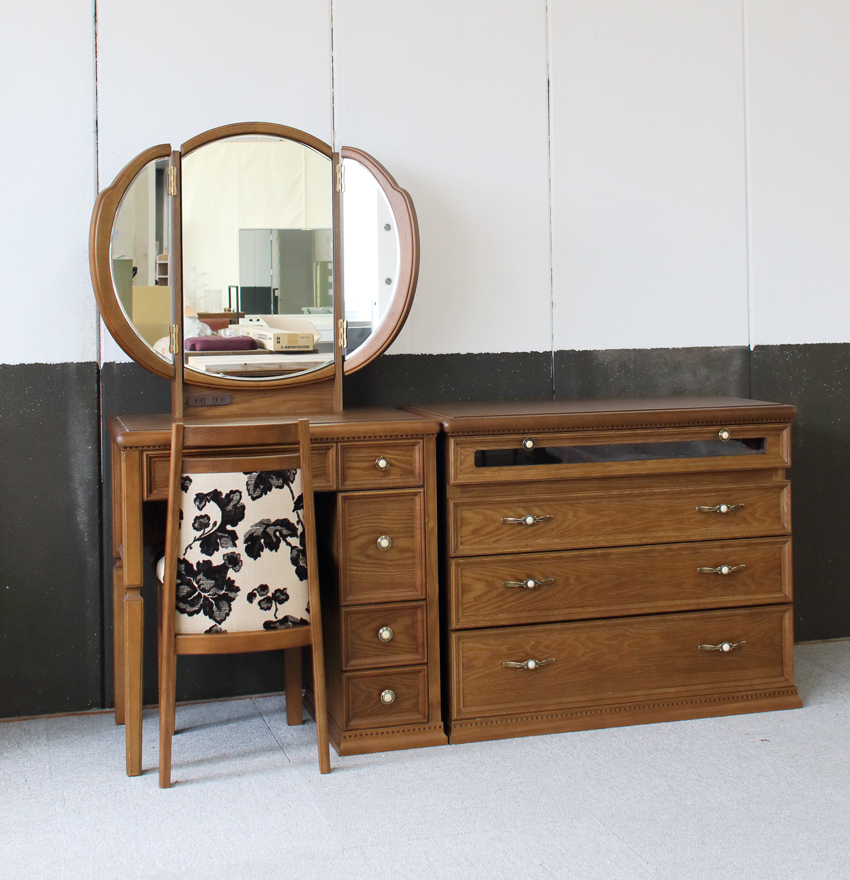 ナラ材クラシックドレッサー | 関本家具装芸ドレッサー/古材家具/IKP