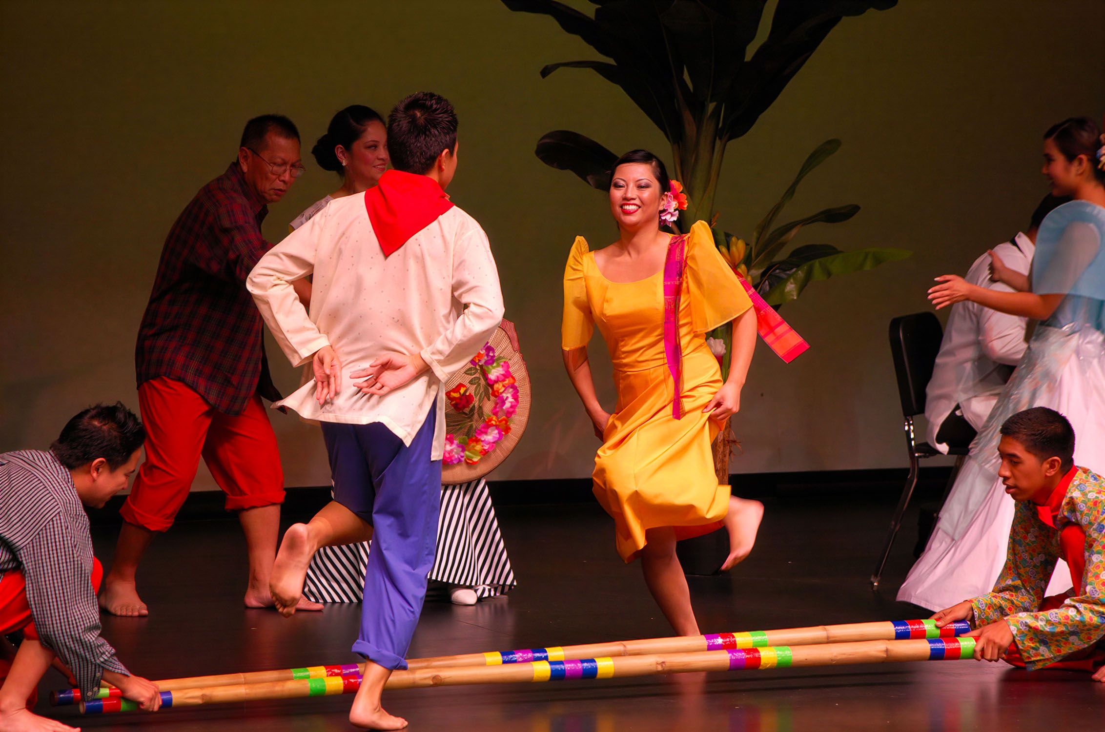 ティニクリン（Tinikling）：起源、音楽、ステップ、衣装、神話