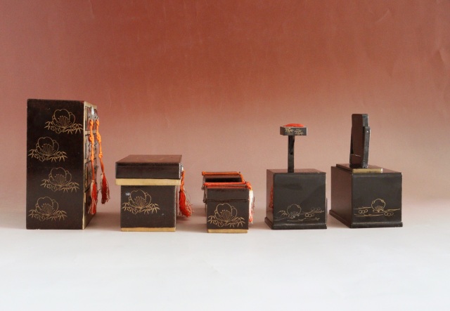 小さな蒔絵重 蒔絵道具 お重 重ね箱 雛人形道具 道具