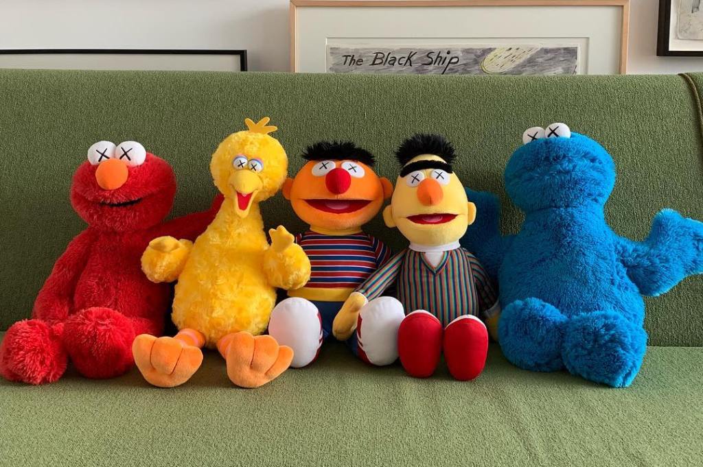 ユニクロのKAWS×セサミストリートのぬいぐるみの全貌が明らかに、購入