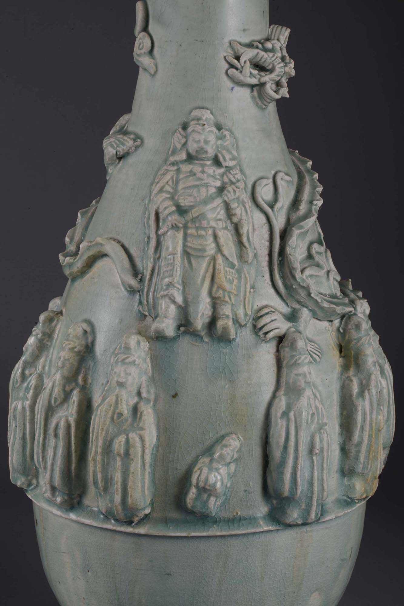 中国南宋越州窯影青貼塑人物紋魂瓶 中国南宋越州窯影青貼塑人物紋魂瓶