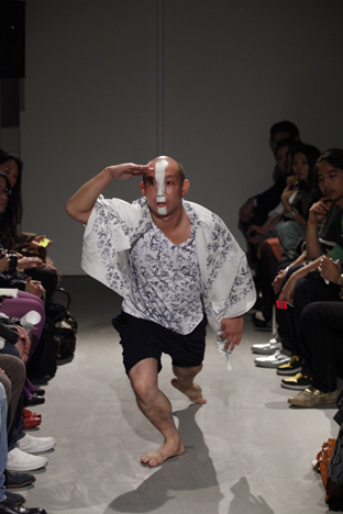 SHIFT 日本語版 | HAPPENING | オーストリアン・コンテンポラリー