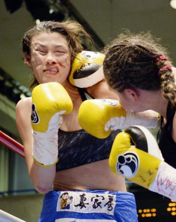 印刷用】女子ボクシング、池原がV3／W世界戦、高野は王座逃す