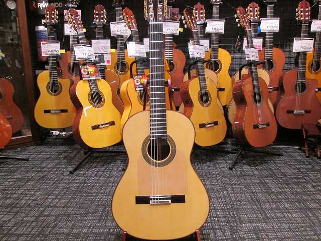 クラシックギター大阪梅田ロフト店ラインナップのご紹介】黒澤哲郎