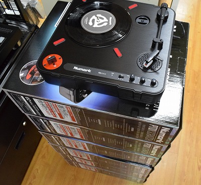 千葉 DJ】スクラッチが楽しめるポータブルレコードプレーヤー Numark