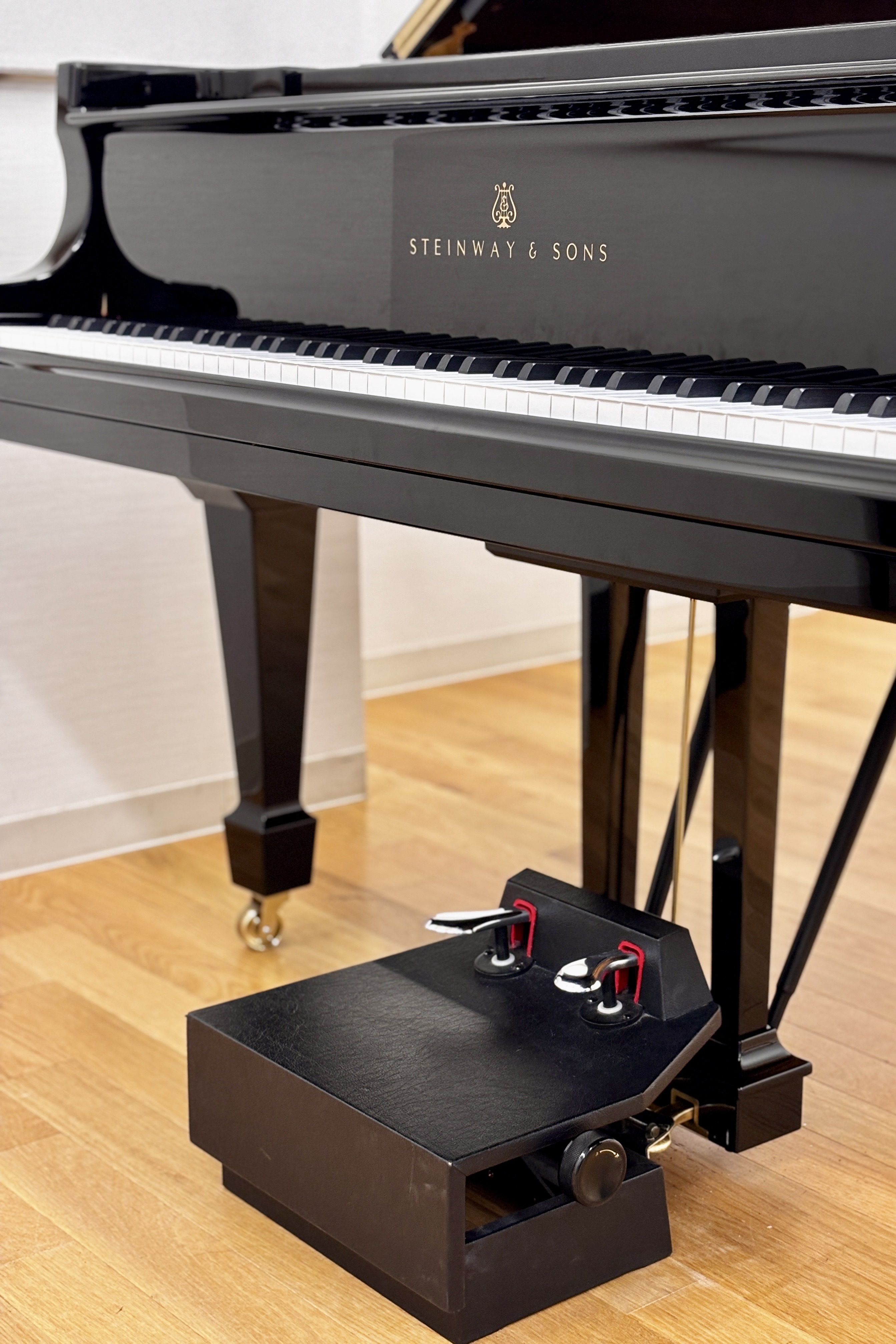 ピアノ補助ペダル・補助台・アシストセットを取り揃えております