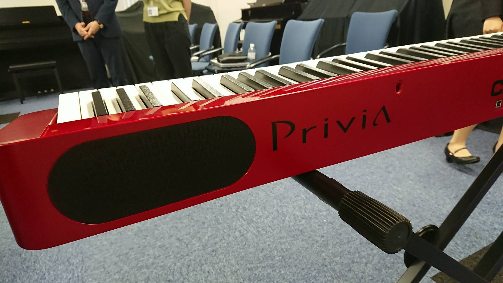 NEWカラー登場】世界最小デジタルピアノ「PX-S1000」に赤色登場