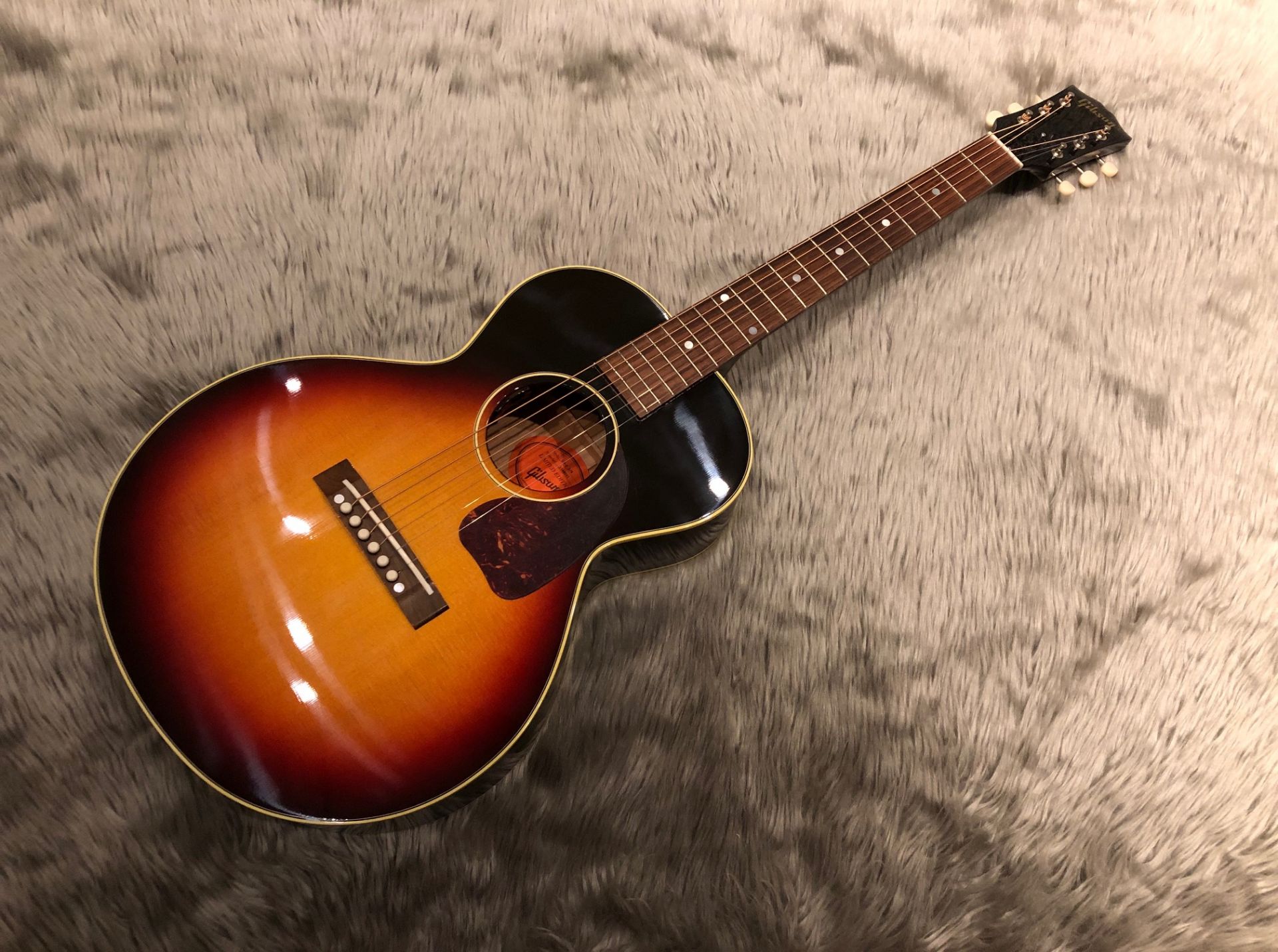 アコースティックギター】GIBSONよりLG-2を小ぶりにした限定品、LG-2 3