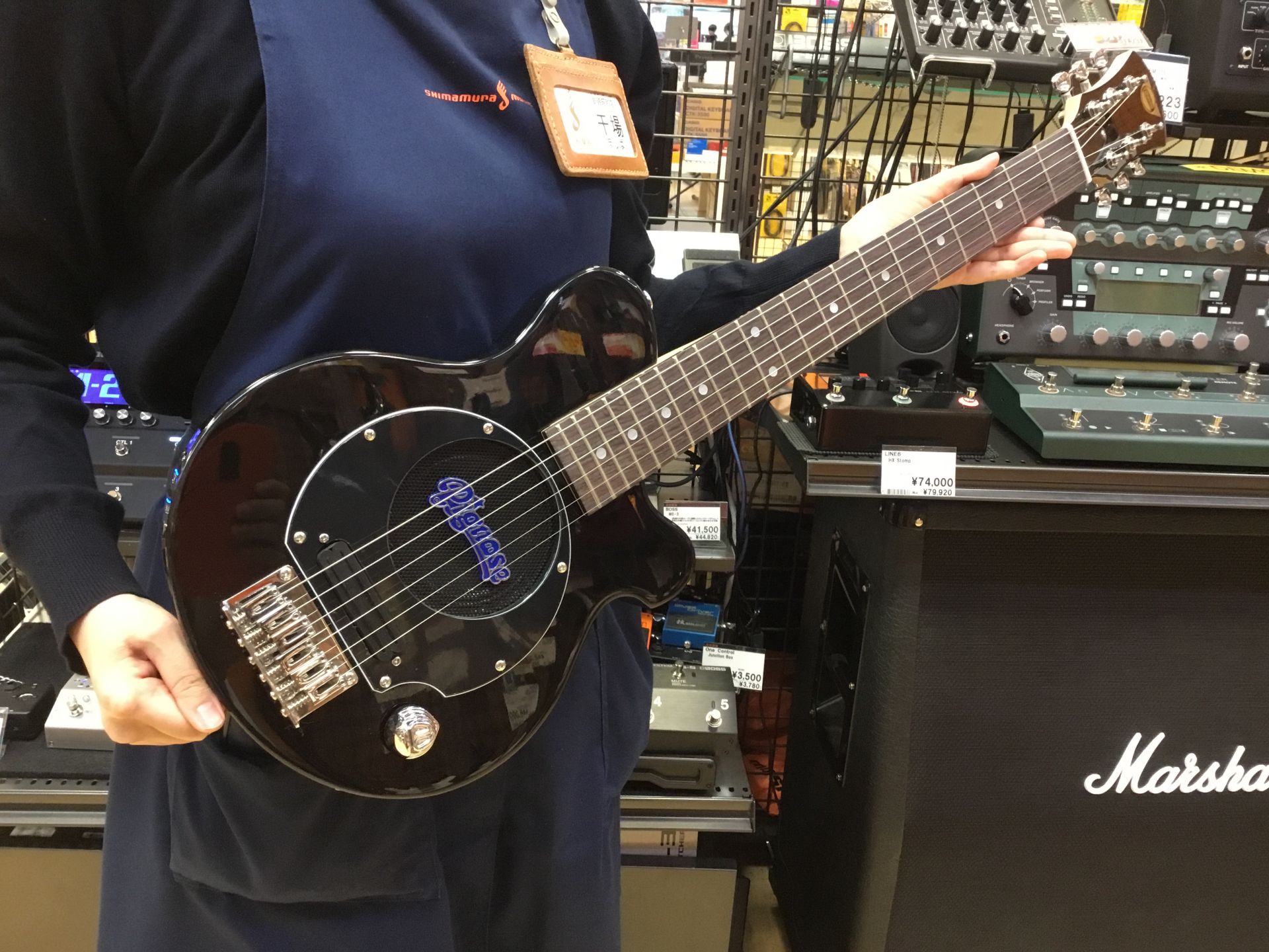 お盆休みのちょい弾きに！ミニエレキギター＆アンプ内蔵ギター入荷情報