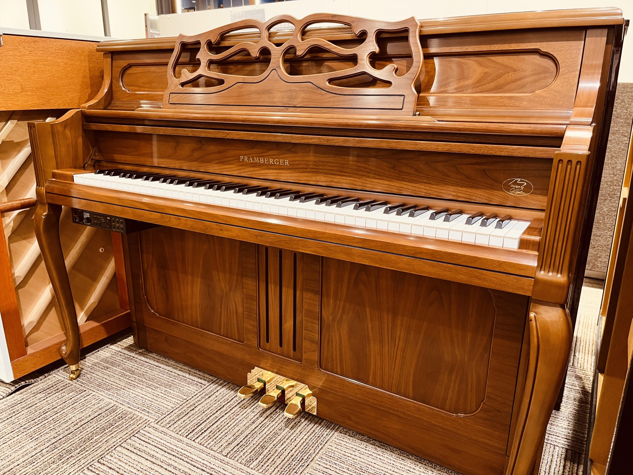 インテリアとしても美しい 木目アップライトピアノのご紹介｜島村楽器