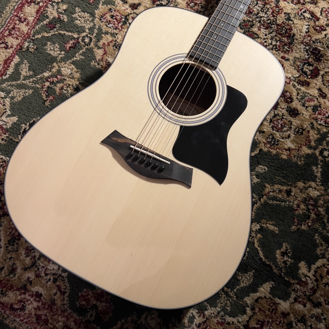 Taylor（テイラー）アコースティックギター展示販売中】ららぽーと福岡