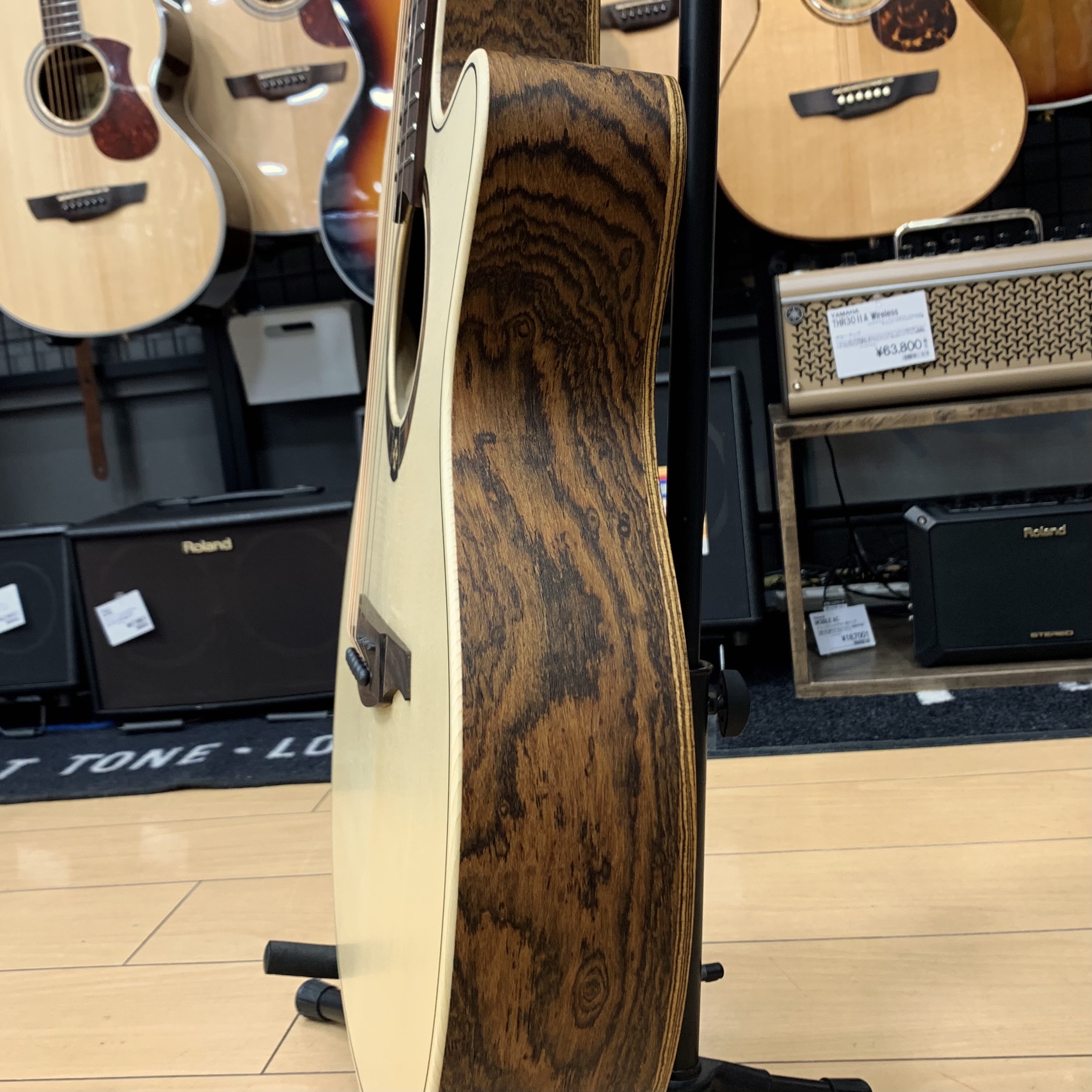 3月12日再入荷】LAG Guitarsから人気の高い薄胴タイプが入荷！｜島村