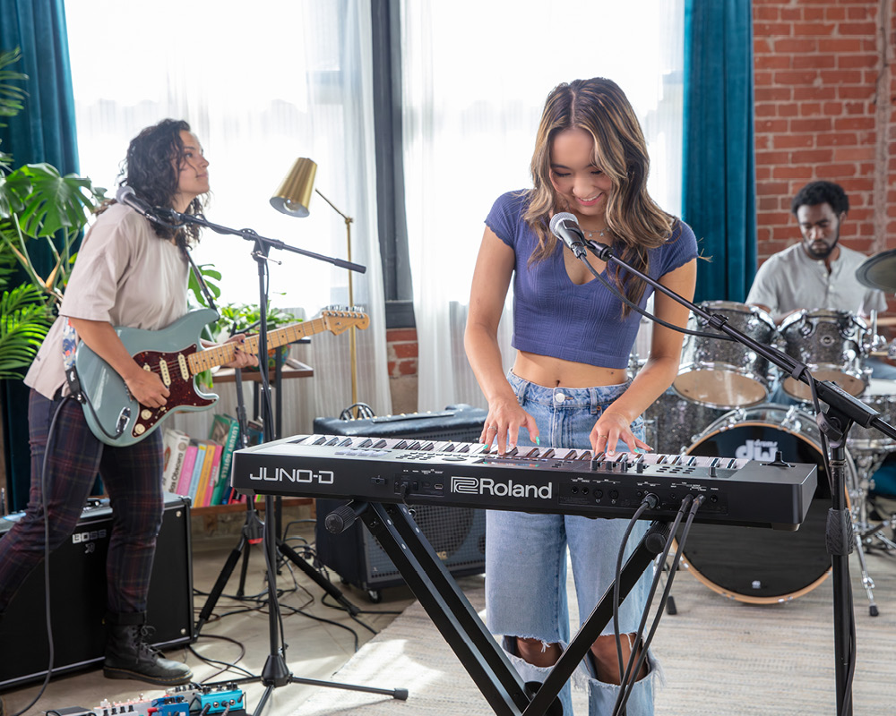 新商品】Rolandの新ライブ・シンセサイザー JUNO-D6/D7/D8 9月27日（金