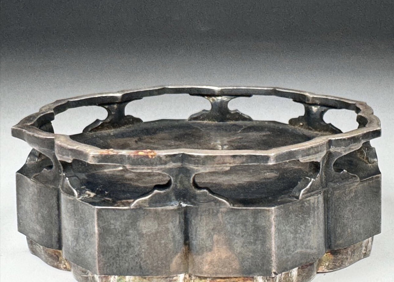 ボンボニエール 銀製 十六弁八重表菊紋 天皇家御下賜品 4点 | 新栄堂