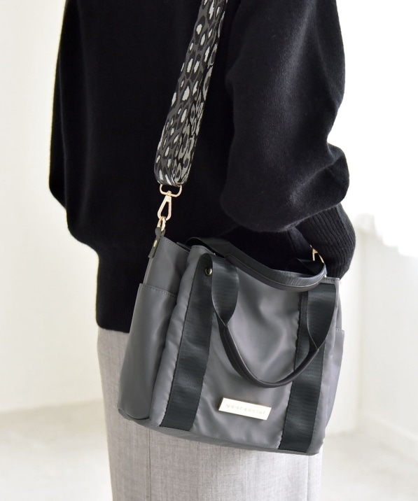 quaranciel: 2way 8ポケット ライン ショルダー バッグ｜ SHIPS 公式サイト