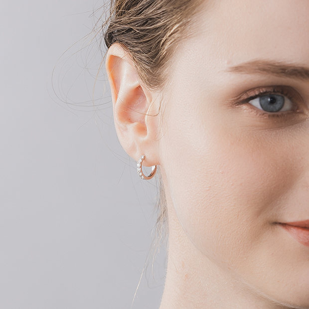 DIAMOND CLICK HOOP PIERCE(片耳用)(2ZP1629)K18 ピアス｜スター