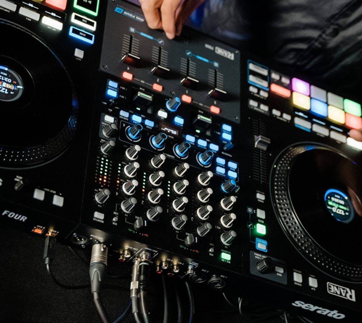 Rane FOUR Standalone dj controller