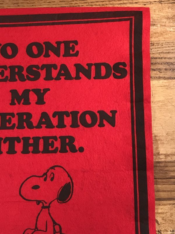 Peanuts Snoopy “No One Understands” Felt Banner スヌーピー