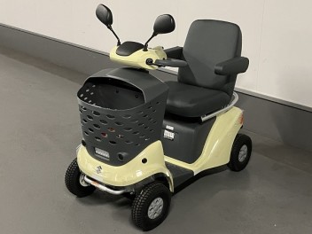 株式会社スズキ自販徳島 特機事業部セニアカー