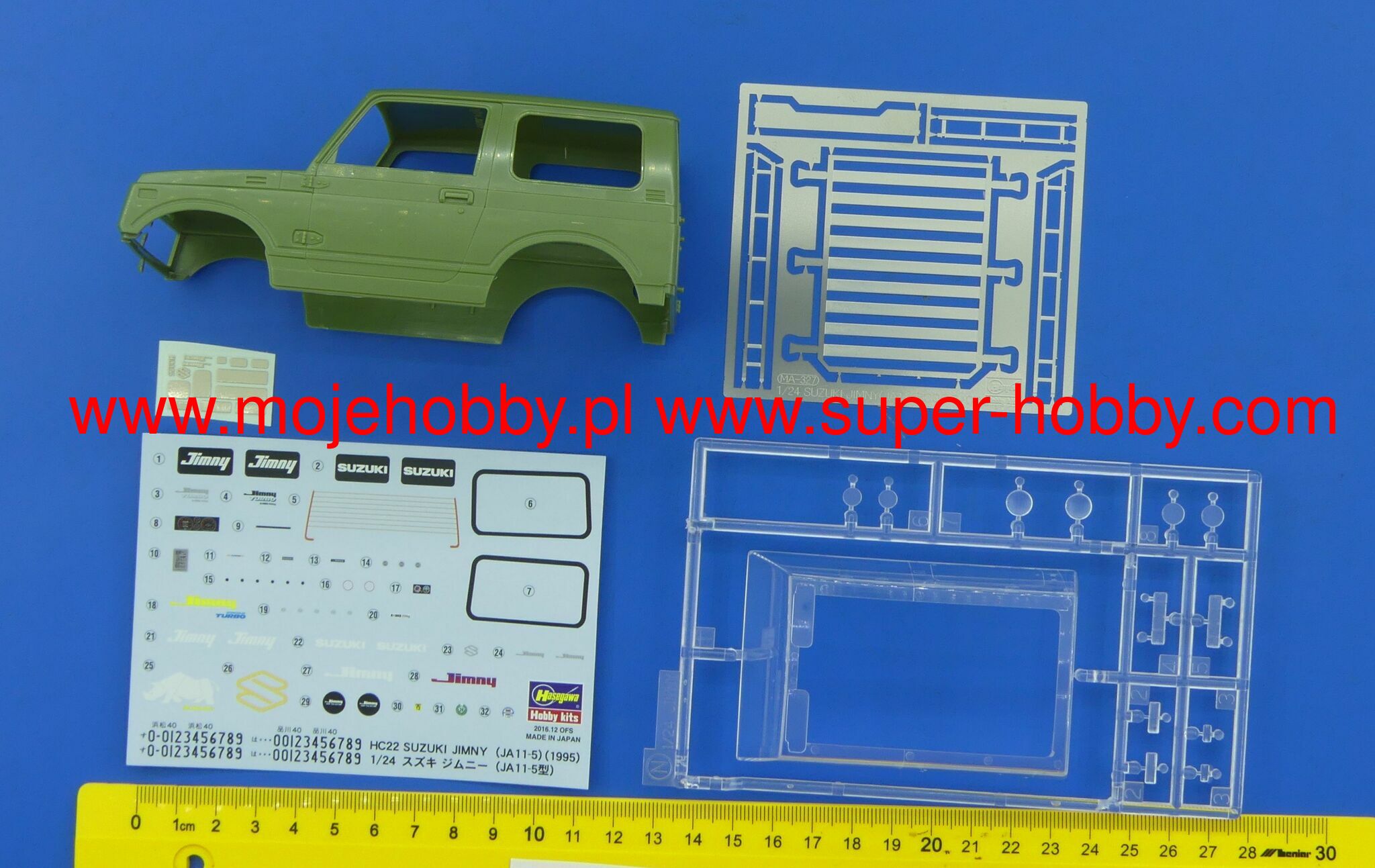 Suzuki Jimny (JA11-5) w/ Roof Carrier Hasegawa 20606