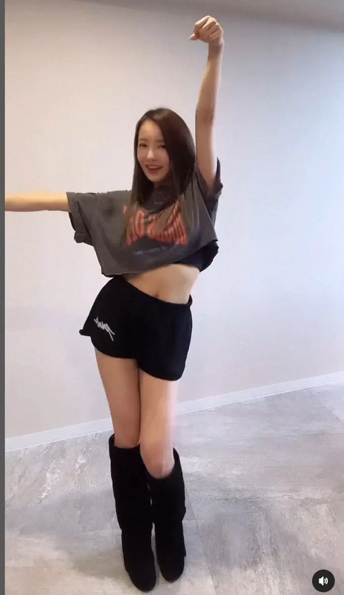 板野友美公式インスタグラム(@tomo.i_0703)から - スポニチ Sponichi