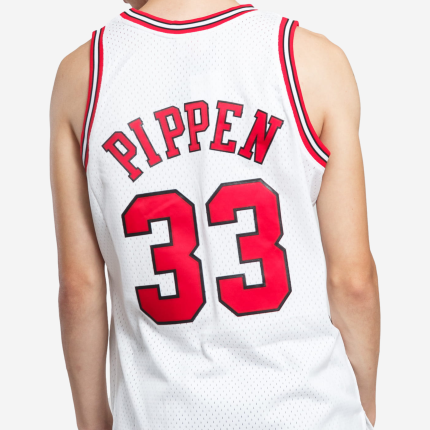 Mitchell & Ness NBA Bulls Scottie Pippen #33 '97 Swingman Jersey