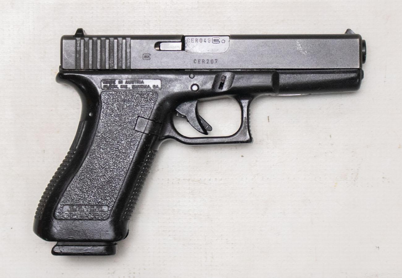 Glock 22 Gen2 40 S&W Police Trade-in Semi-Auto Pistol with